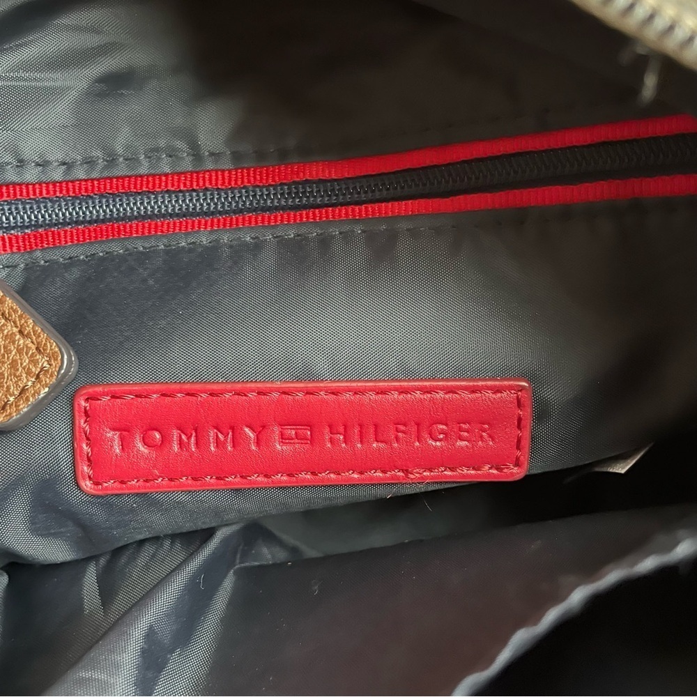 Tommy Hilfiger Crossbody Purse Brown Tan - Picture 8 of 9